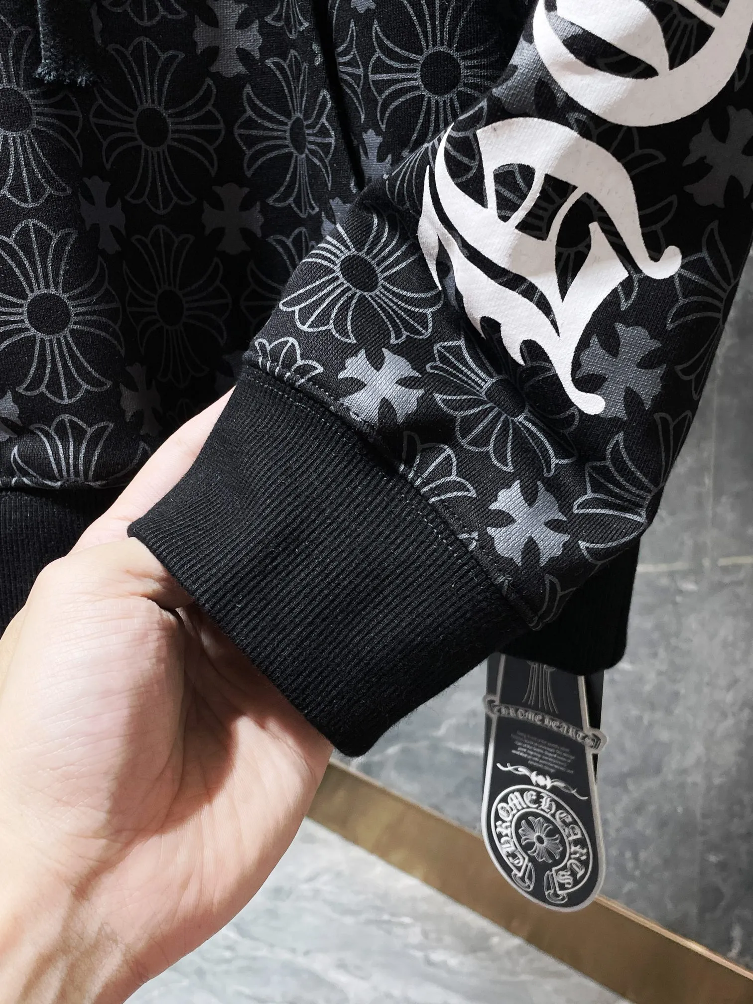 P260 Chrome Hearts High-weight, environmentally friendly and high-quality top-quality fabric Chrome dark pattern classic horseshoe zipper hoodie Imported environmentally friendly glue printing and dyeing Counter synchronization 1:1 replica version Recommended color: black white Size: S, M, L, XL